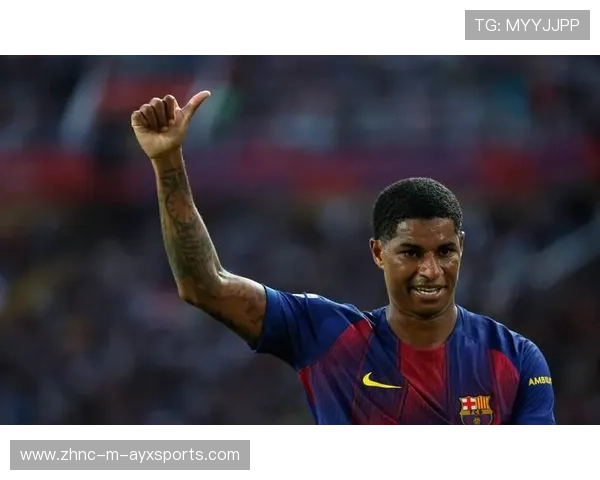 拉什福德外线传中制造混乱入球