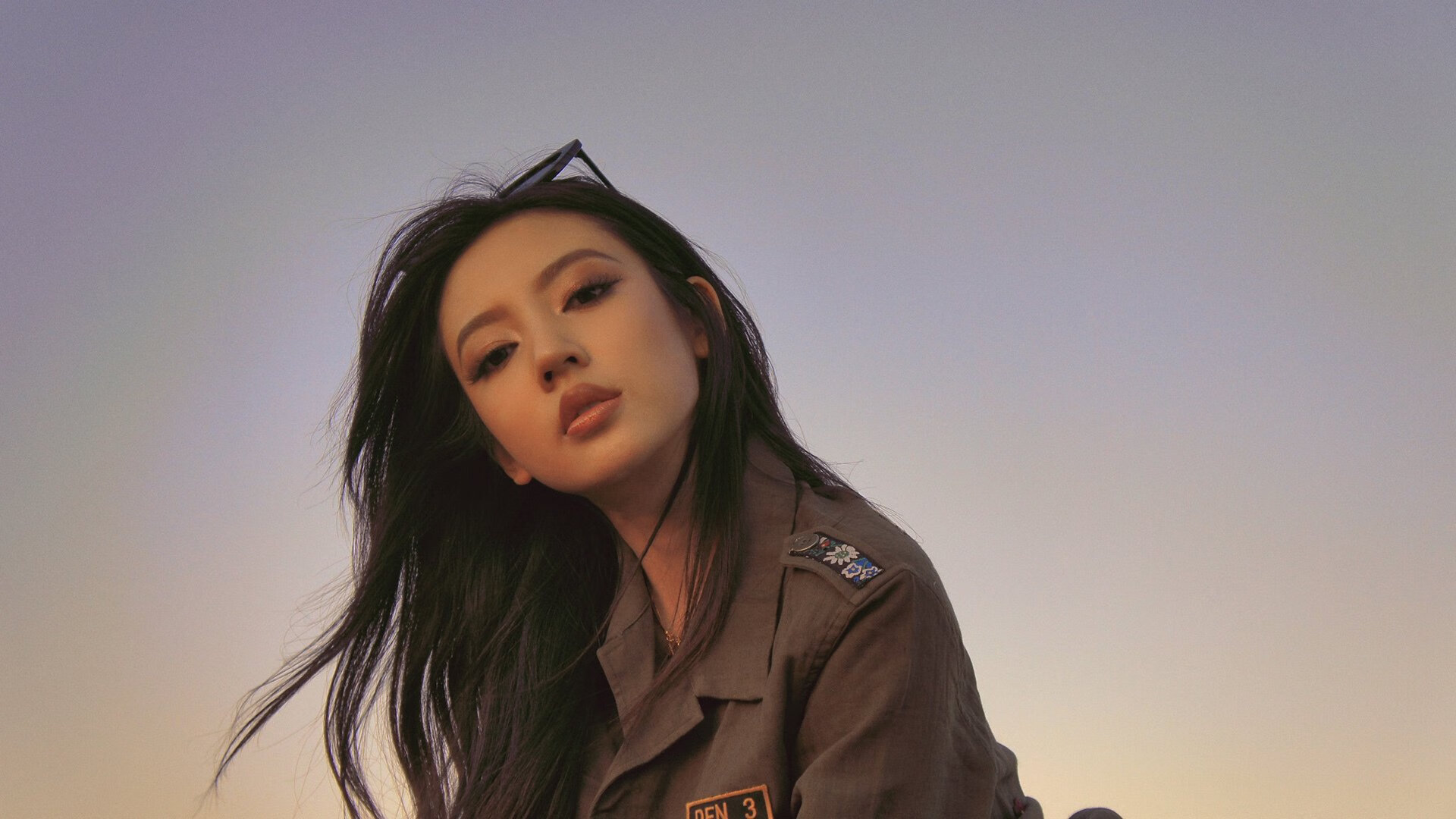 #樊振东红衣造型太帅了# 冲上热搜榜！，#樊振东樊振东